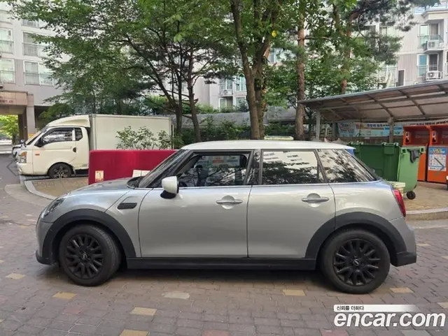 Mini Cooper 2023 1.5 автомат (гидро), миниатюра 4