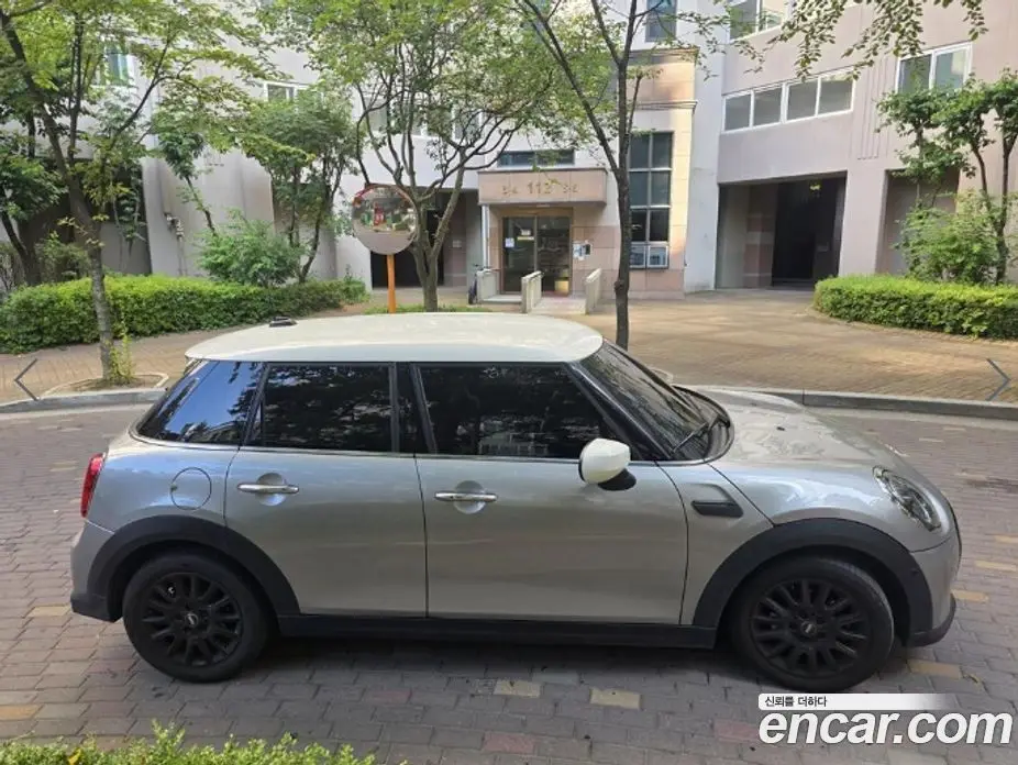 Mini Cooper 2023 1.5 автомат (гидро), фото 6