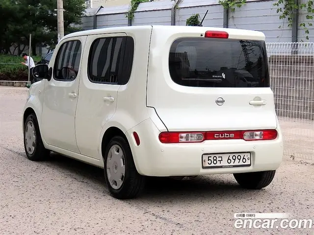 Nissan Cube 2011 1.8 автомат (гидро), миниатюра 3 Nissan Cube 2011 1.8 автомат (гидро), миниатюра 3