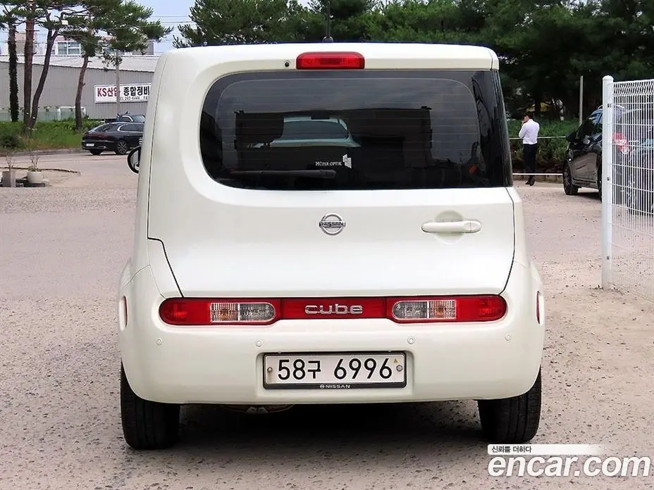 Nissan Cube 2011 1.8 автомат (гидро), фото 4 Nissan Cube 2011 1.8 автомат (гидро), фото 4
