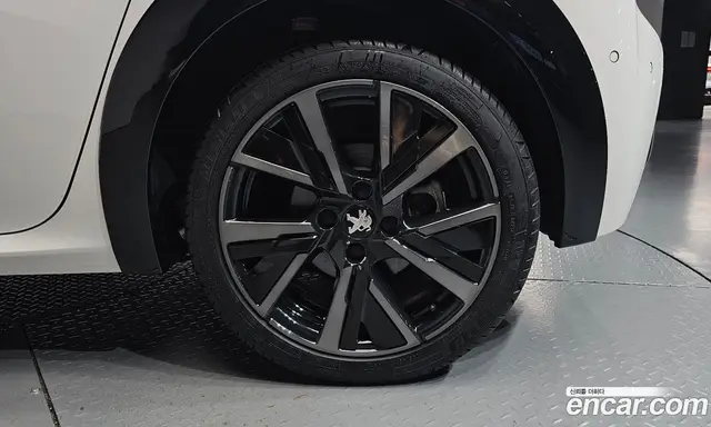 Peugeot 208 2023 0.1 автомат (гидро), миниатюра 7 Peugeot 208 2023 0.1 автомат (гидро), миниатюра 7