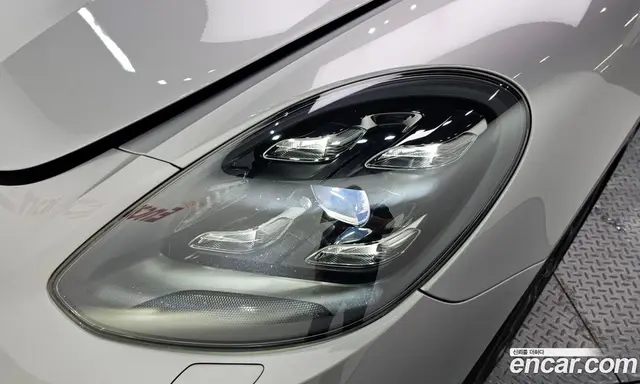 Porsche Panamera 2019 4.0 автомат (гидро), миниатюра 8