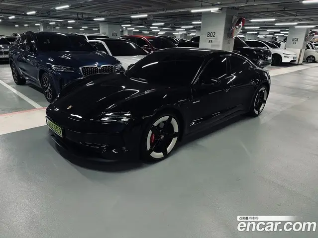 Porsche Taycan, 2025, 12 600 км