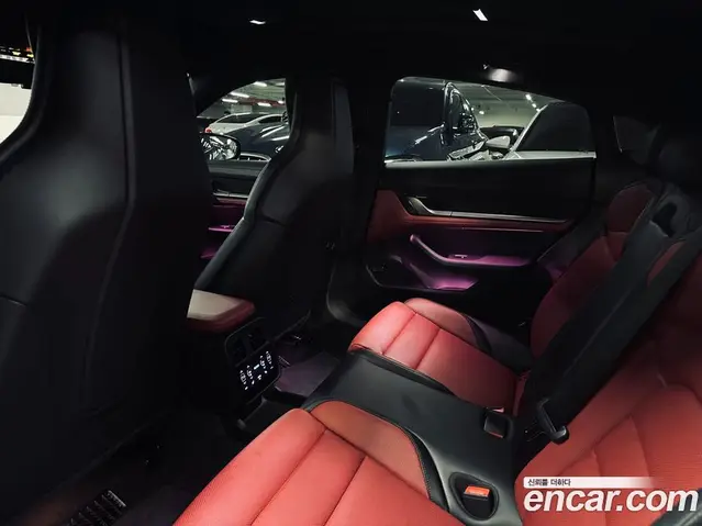 Porsche Taycan 2025 0.1 автомат (гидро), миниатюра 11