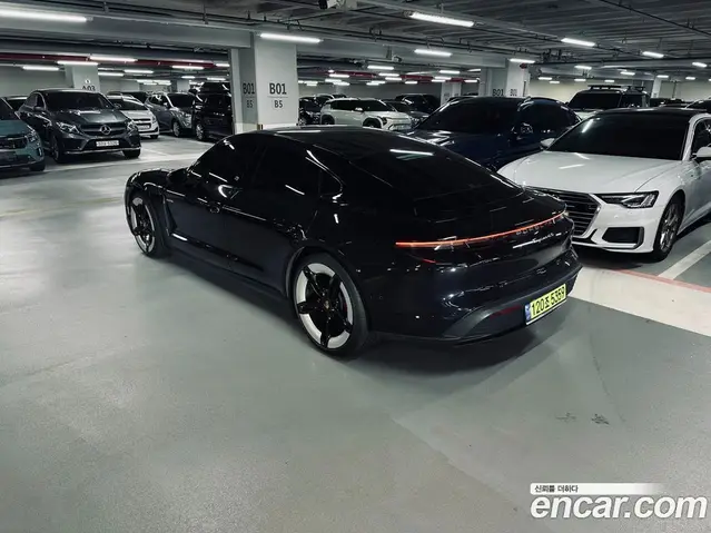 Porsche Taycan 2025 0.1 автомат (гидро), миниатюра 3