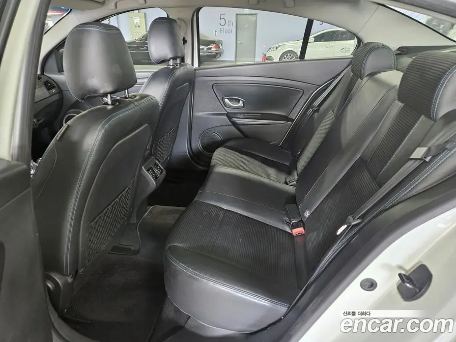 Renault (Samsung) SM3 2012 1.6 автомат (гидро), фото 9 Renault (Samsung) SM3 2012 1.6 автомат (гидро), фото 9
