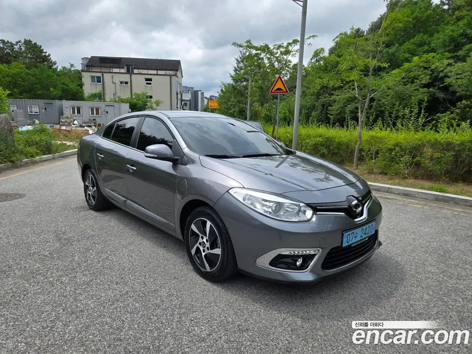 Renault (Samsung) SM3 2018 0.1 автомат (гидро), фото 2 Renault (Samsung) SM3 2018 0.1 автомат (гидро), фото 2