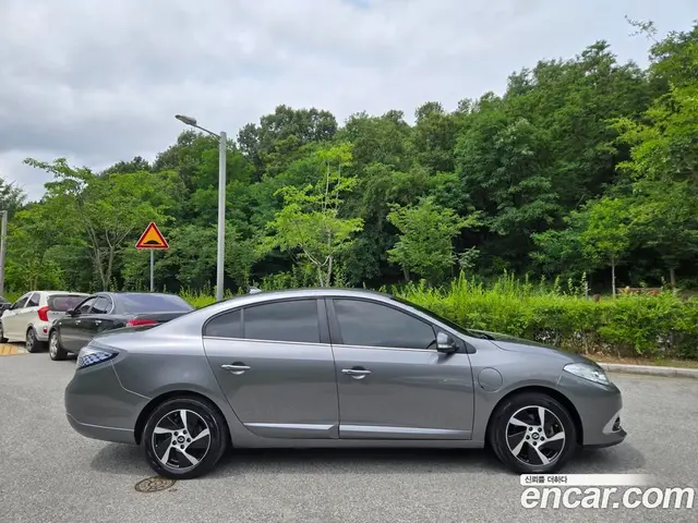 Renault (Samsung) SM3 2018 0.1 автомат (гидро), миниатюра 3 Renault (Samsung) SM3 2018 0.1 автомат (гидро), миниатюра 3