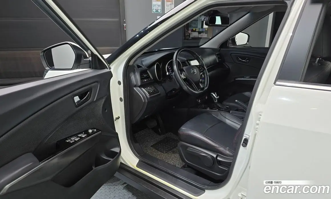 SsangYong TIBOLI 2018 1.6 автомат (гидро), фото 13