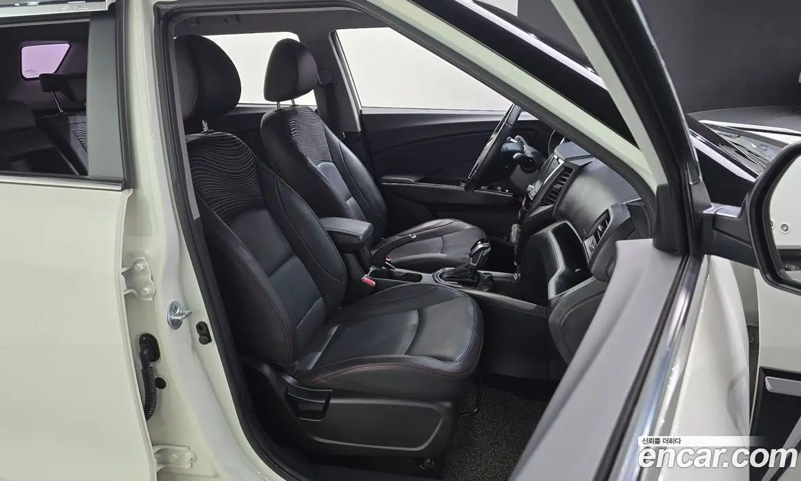 SsangYong TIBOLI 2018 1.6 автомат (гидро), фото 17