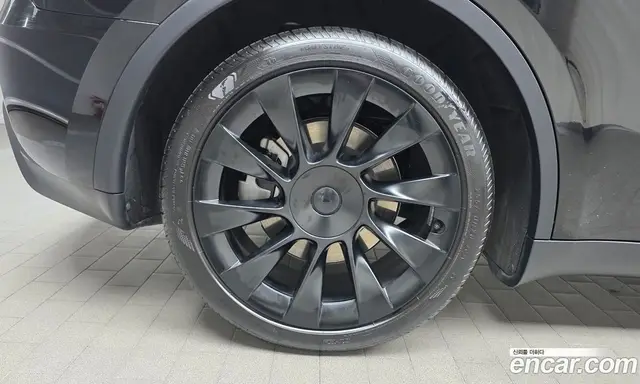 Tesla Model Y 2023 0.2 автомат (гидро), миниатюра 5 Tesla Model Y 2023 0.2 автомат (гидро), миниатюра 5