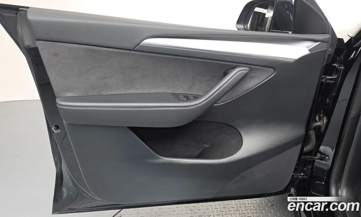 Tesla Model Y 2024 0.2 автомат (гидро), фото 14 Tesla Model Y 2024 0.2 автомат (гидро), фото 14