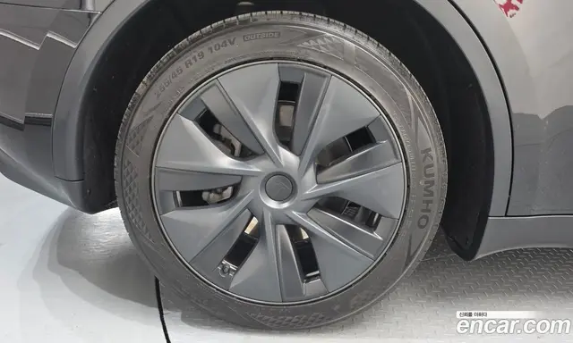 Tesla Model Y 2024 0.2 автомат (гидро), миниатюра 5 Tesla Model Y 2024 0.2 автомат (гидро), миниатюра 5