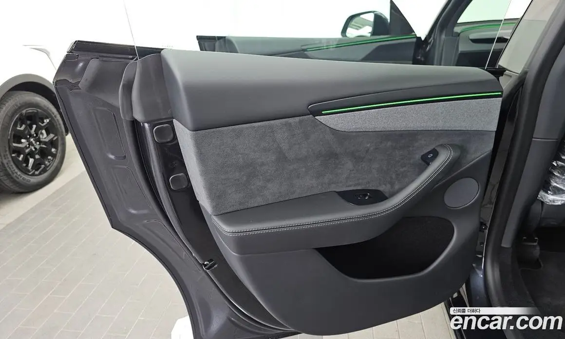 Tesla Model Y 2026 0.2 автомат (гидро), фото 15 Tesla Model Y 2026 0.2 автомат (гидро), фото 15