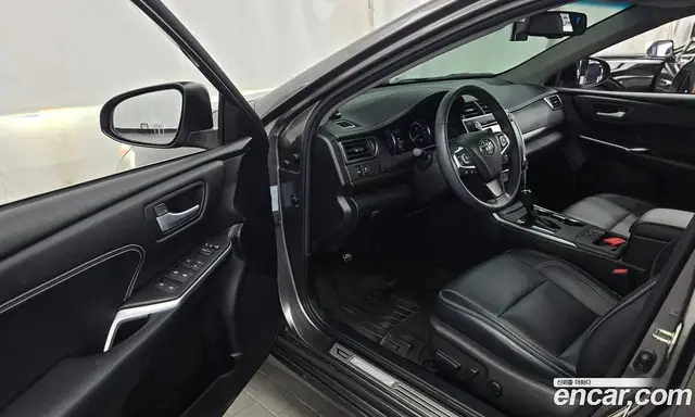 Toyota Camry 2016 2.5 автомат (гидро), миниатюра 10 Toyota Camry 2016 2.5 автомат (гидро), миниатюра 10