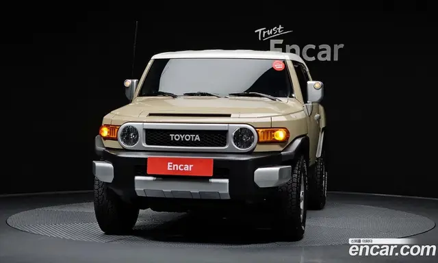 Toyota FJ Cruiser 2013 4.0 автомат (гидро), миниатюра 3