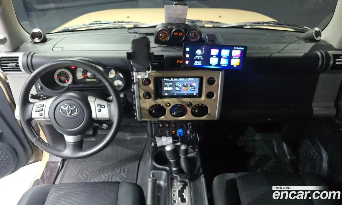 Toyota FJ Cruiser 2013 4.0 автомат (гидро), фото 7