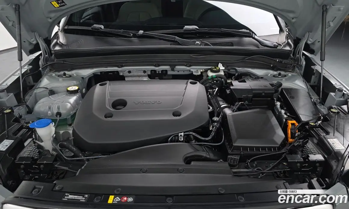 Volvo XC40 2024 2.0 автомат (гидро), фото 5 Volvo XC40 2024 2.0 автомат (гидро), фото 5