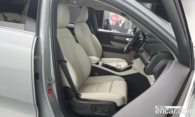 Volvo XC40 2024 2.0 автомат (гидро), миниатюра 9 Volvo XC40 2024 2.0 автомат (гидро), миниатюра 9