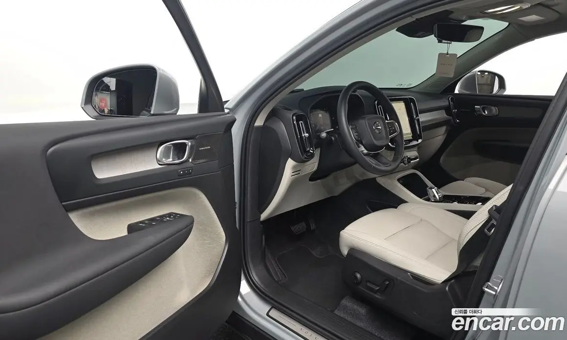 Volvo XC40 2024 2.0 автомат (гидро), фото 10 Volvo XC40 2024 2.0 автомат (гидро), фото 10