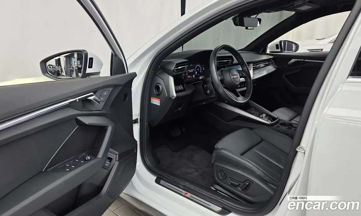 Audi A3 2023 2.0 автомат (гидро), фото 12