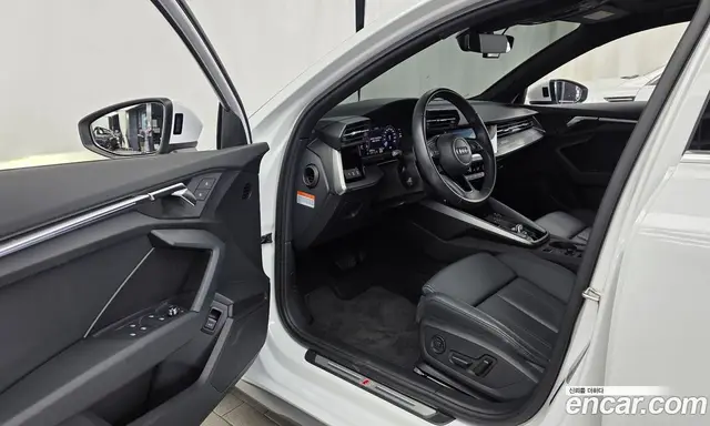 Audi A3 2023 2.0 автомат (гидро), миниатюра 12