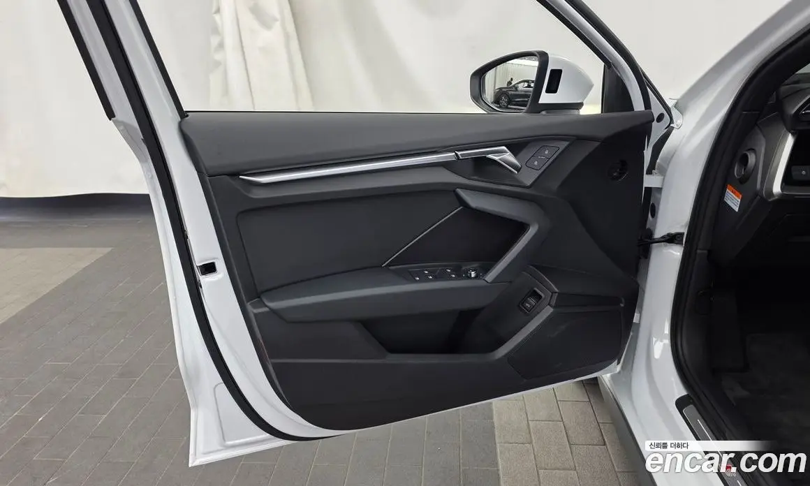Audi A3 2023 2.0 автомат (гидро), фото 13