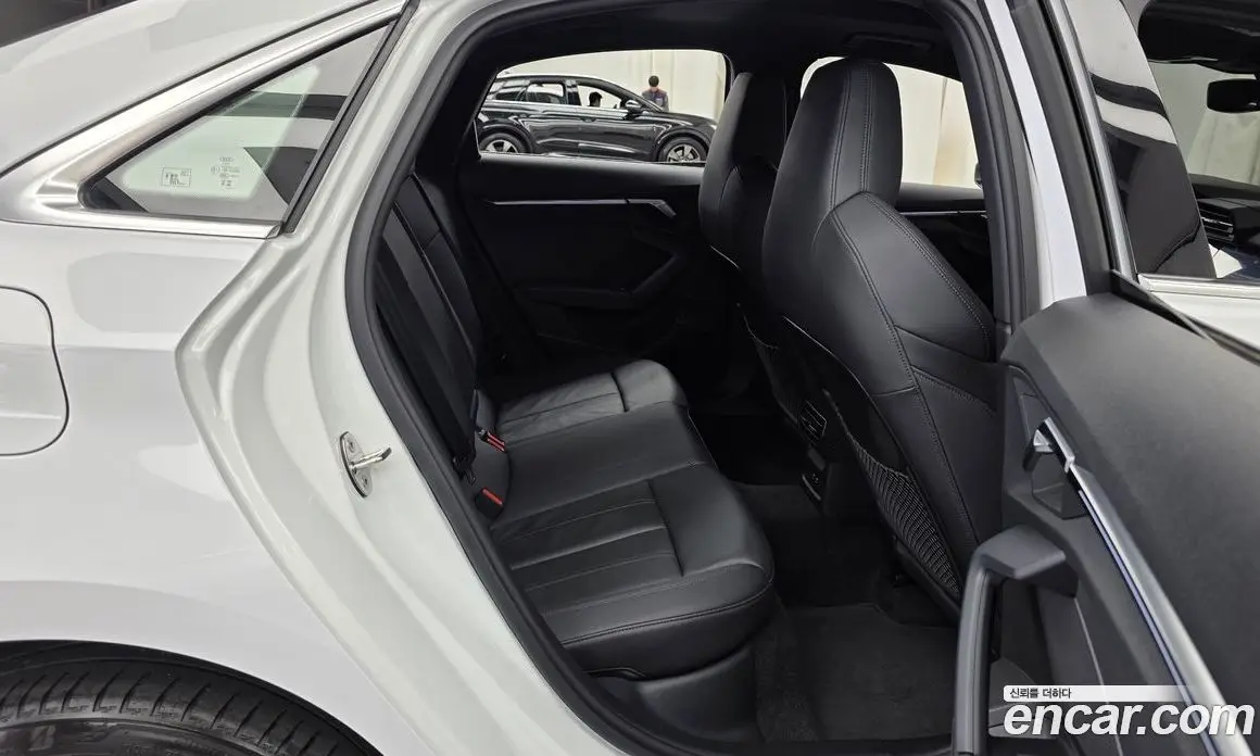 Audi A3 2023 2.0 автомат (гидро), фото 17