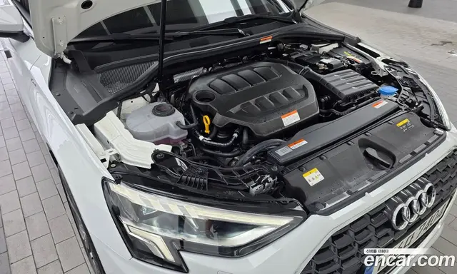 Audi A3 2023 2.0 автомат (гидро), миниатюра 5