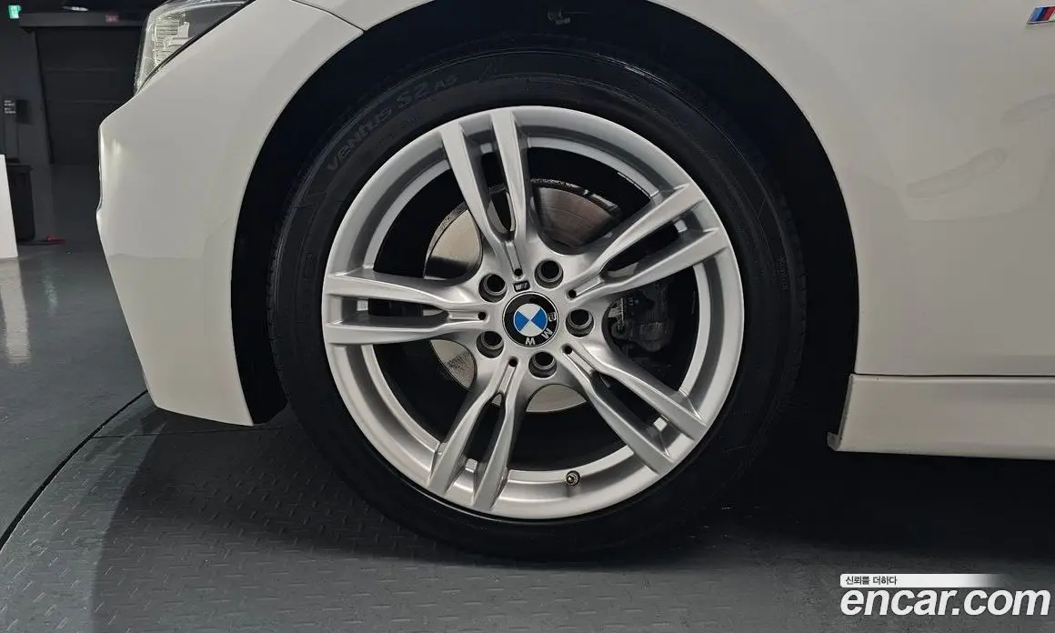 BMW 3 серия 2018 2.0 автомат (гидро), фото 4