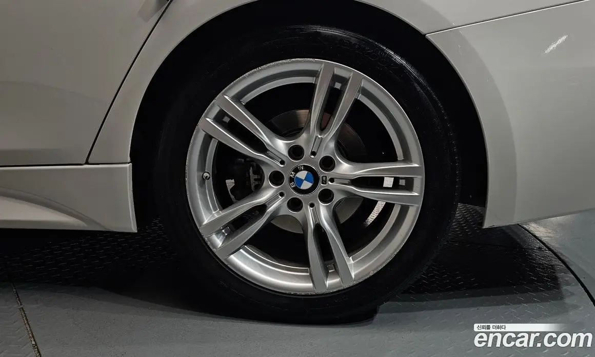 BMW 3 серия 2018 2.0 автомат (гидро), фото 6
