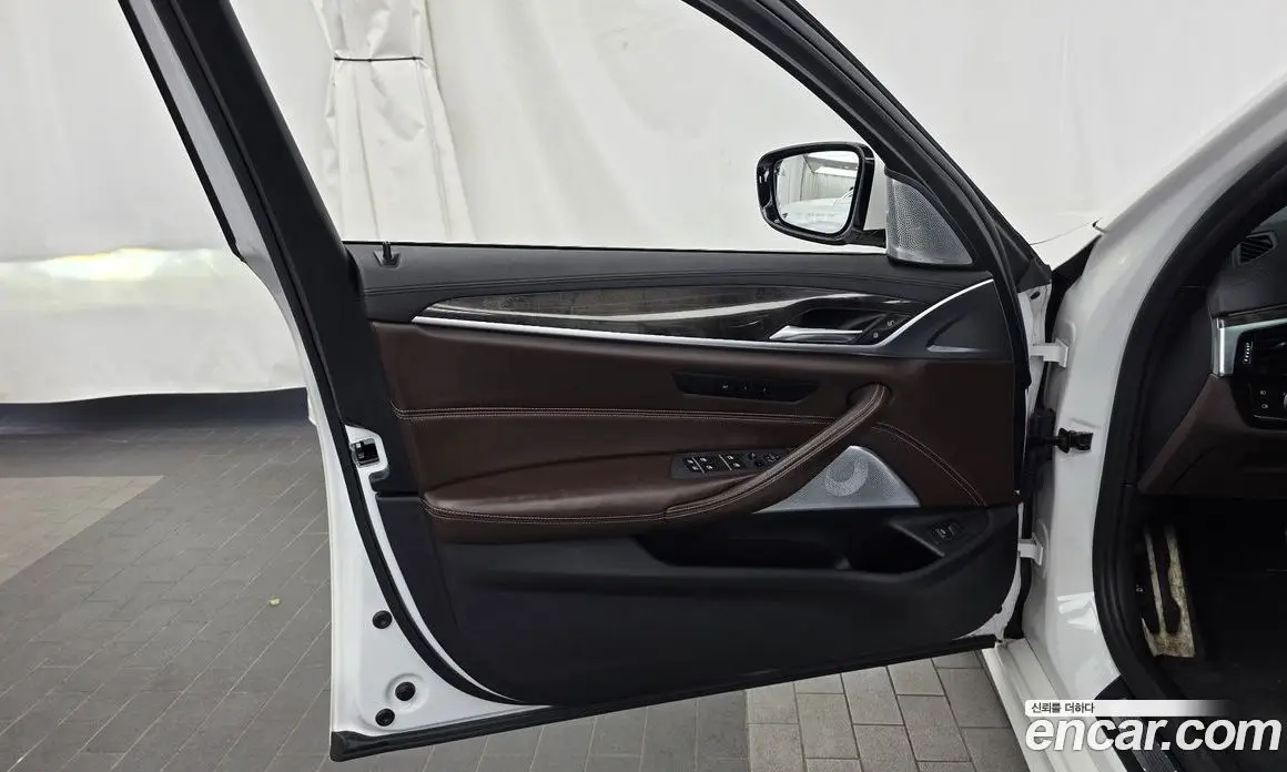 BMW 5 серия 2018 3.0 автомат (гидро), фото 14