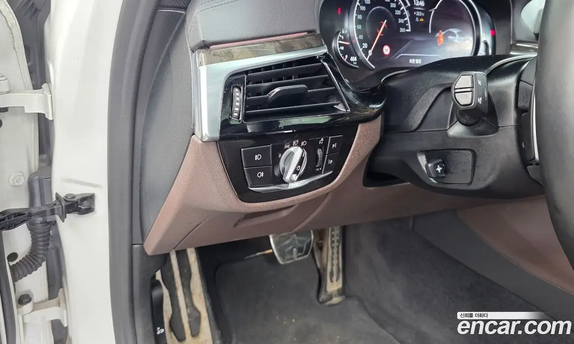 BMW 5 серия 2018 3.0 автомат (гидро), фото 28