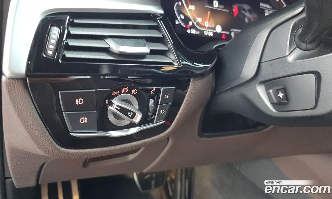 BMW 5 серия 2019 2.0 автомат (гидро), фото 20