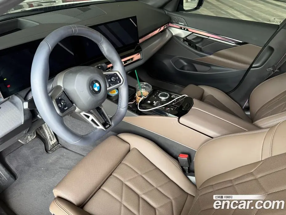 BMW 5 серия 2025 2.0 автомат (гидро), фото 6
