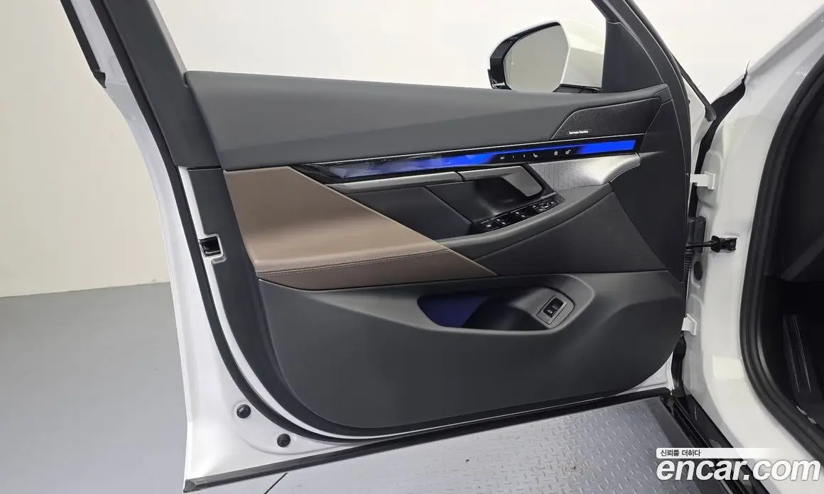 BMW 5 серия 2025 2.0 автомат (гидро), фото 14