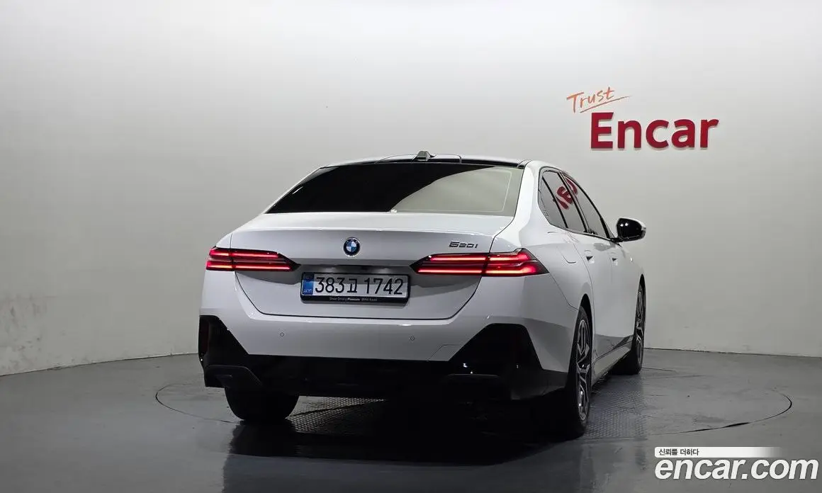 BMW 5 серия 2025 2.0 автомат (гидро), фото 4