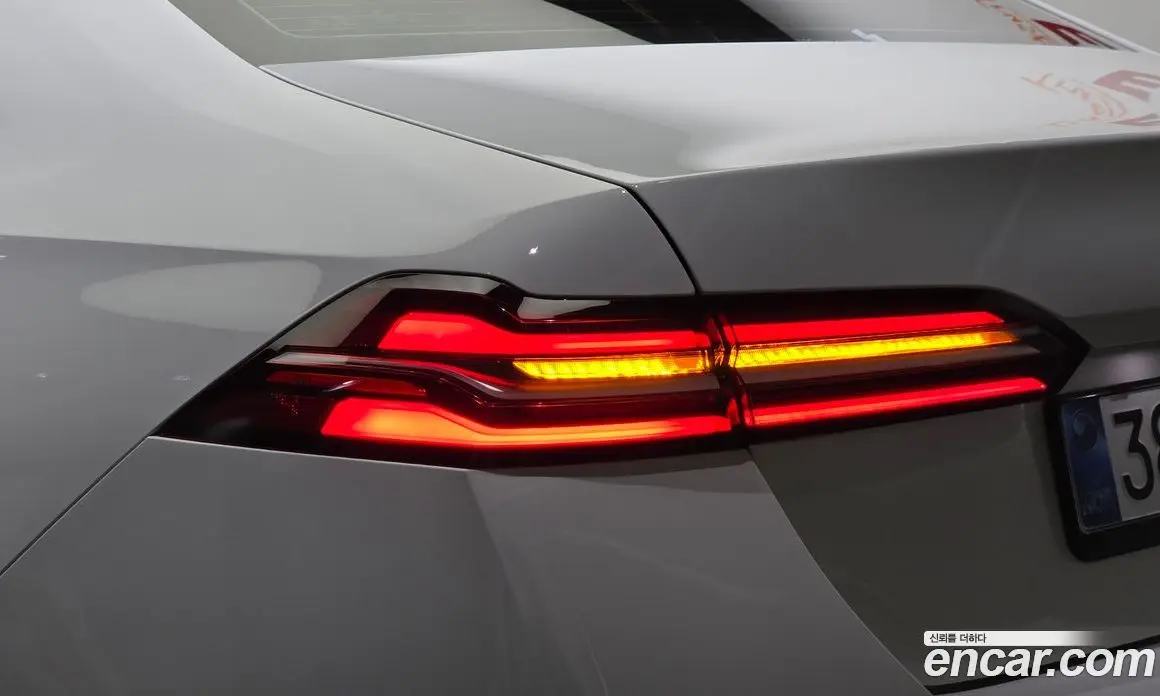 BMW 5 серия 2025 2.0 автомат (гидро), фото 9