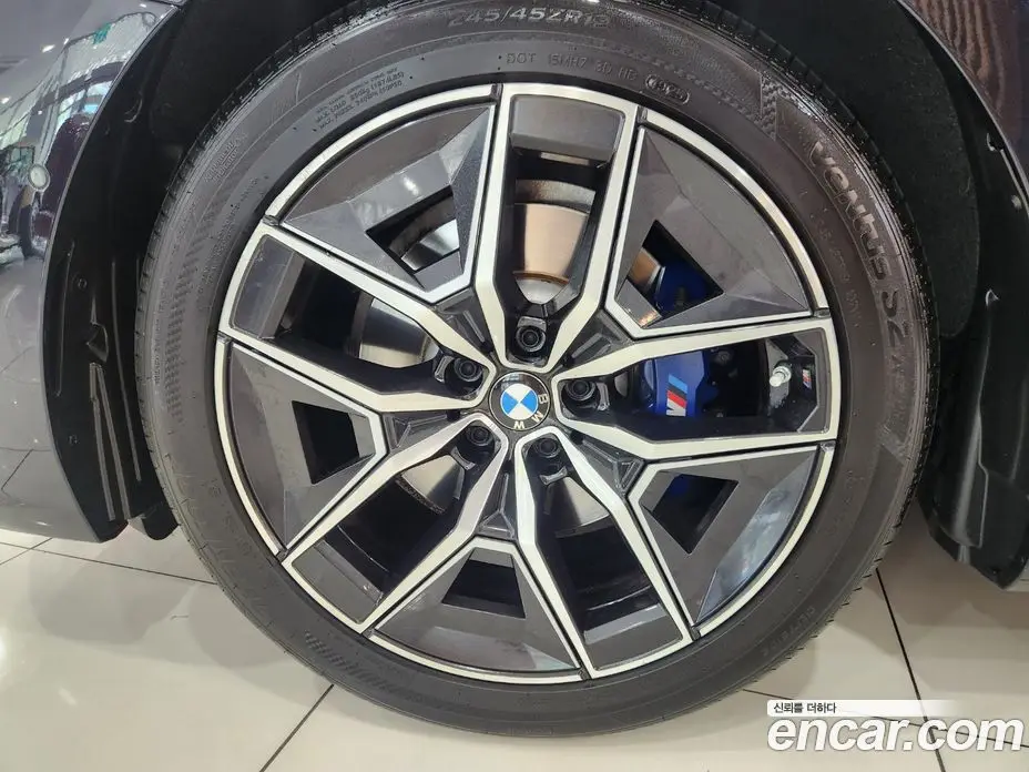 BMW 5 серия 2025 2.0 автомат (гидро), фото 5