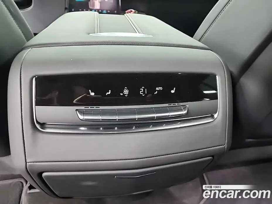 Cadillac Escalade 2025 6.2 автомат (гидро), фото 13 Cadillac Escalade 2025 6.2 автомат (гидро), фото 13