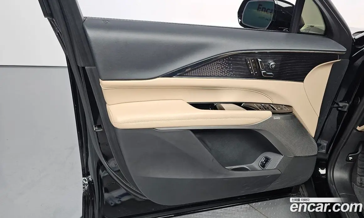 Cadillac Lyriq 2024 автомат (гидро), фото 14