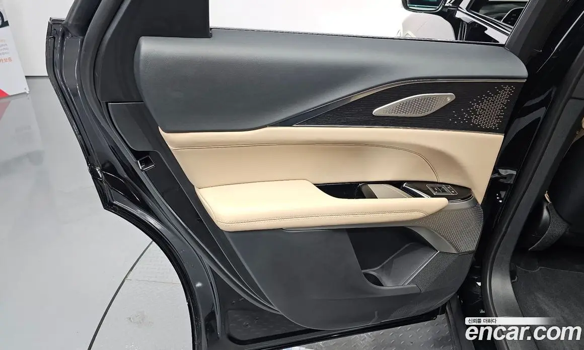 Cadillac Lyriq 2024 автомат (гидро), фото 15