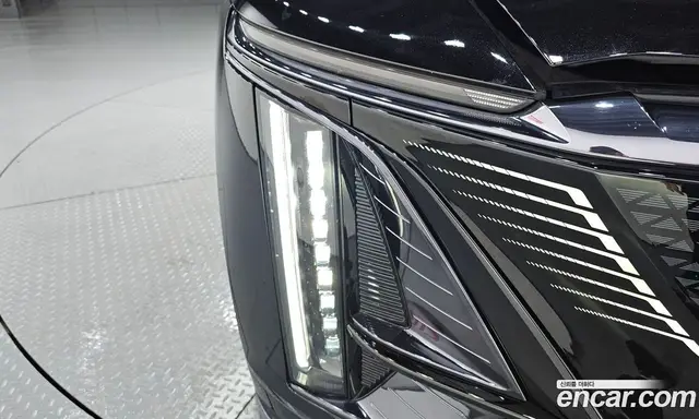 Cadillac Lyriq 2024 автомат (гидро), миниатюра 8