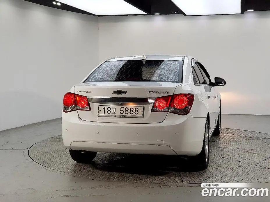 Chevrolet Cruze 2011 1.8 автомат (гидро), фото 3