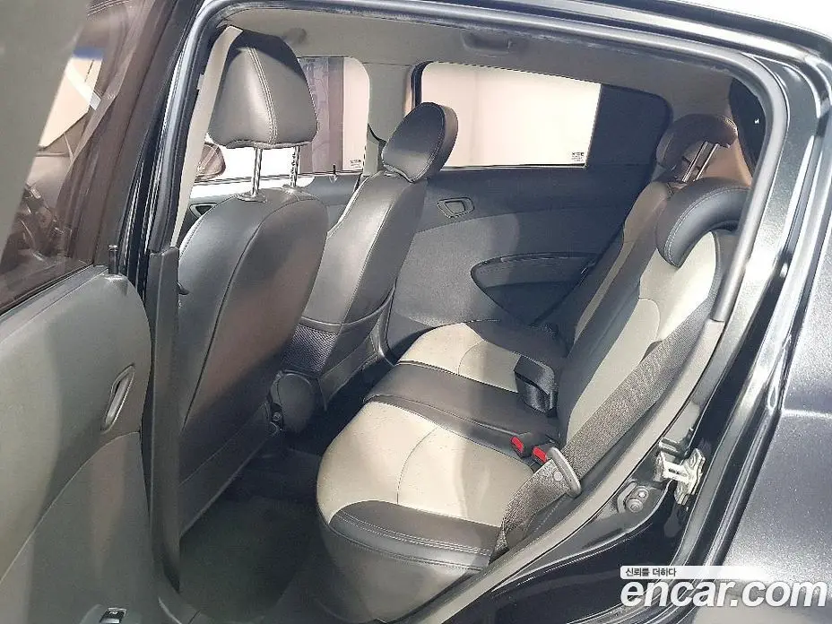 Chevrolet Matiz 2011 1.0 автомат (гидро), фото 9