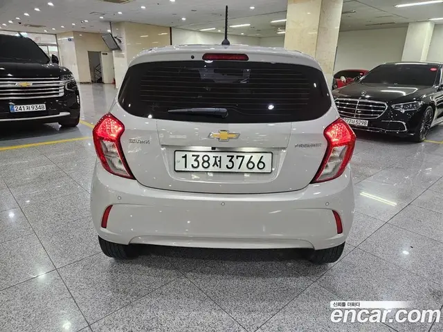 Chevrolet Spark 2021 1.0 автомат (вариатор), миниатюра 3