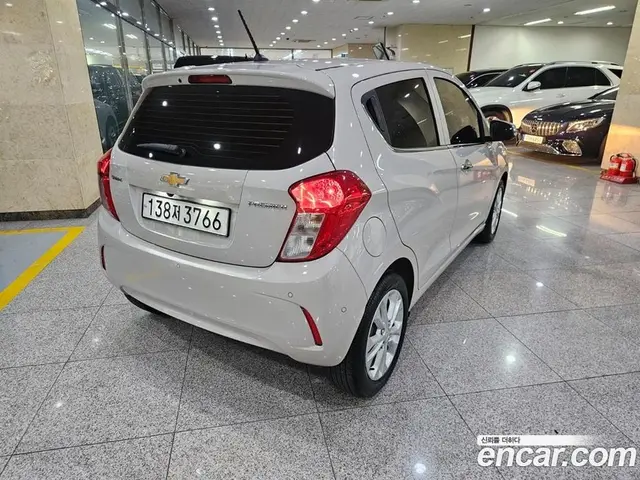 Chevrolet Spark 2021 1.0 автомат (вариатор), миниатюра 4