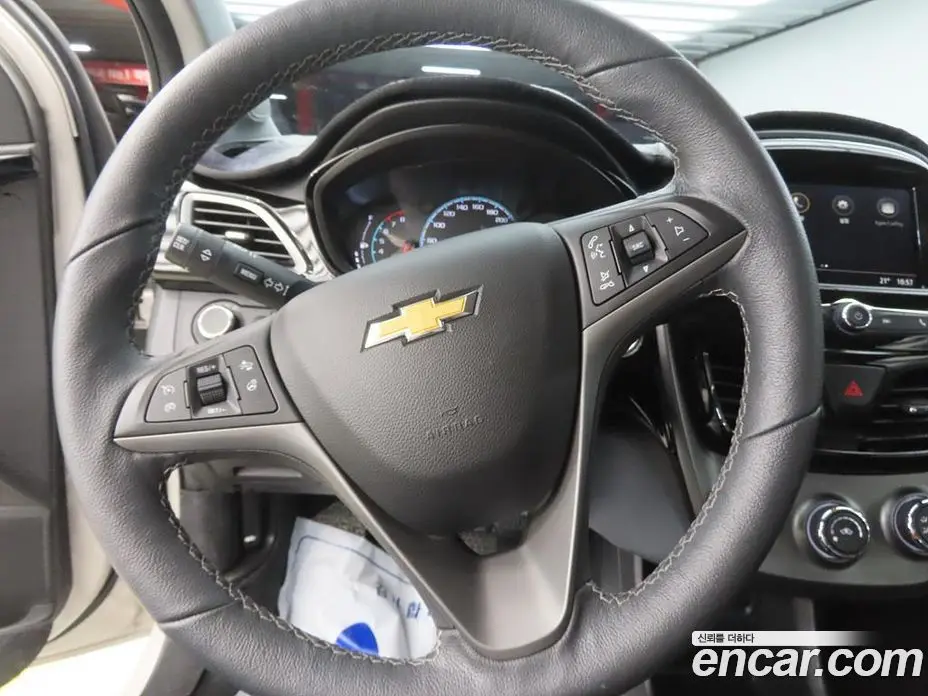 Chevrolet Spark 2021 1.0 автомат (вариатор), фото 8