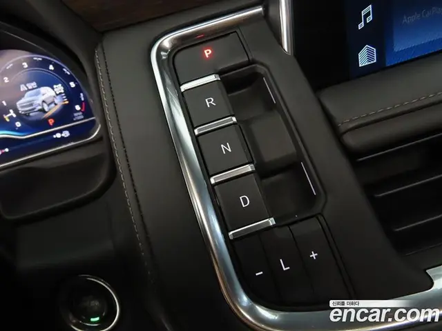 Chevrolet Tahoe 2023 6.2 автомат (гидро), миниатюра 9