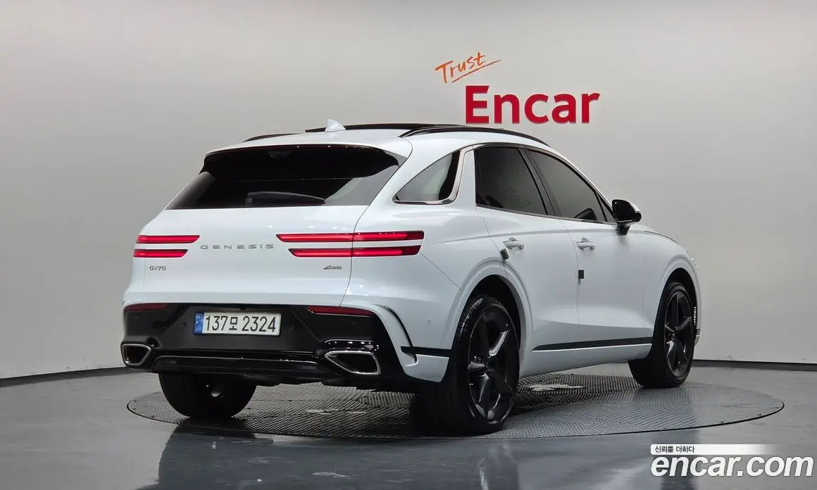 Genesis GV70 2024 2.5 автомат (гидро), фото 1 Genesis GV70 2024 2.5 автомат (гидро), фото 1